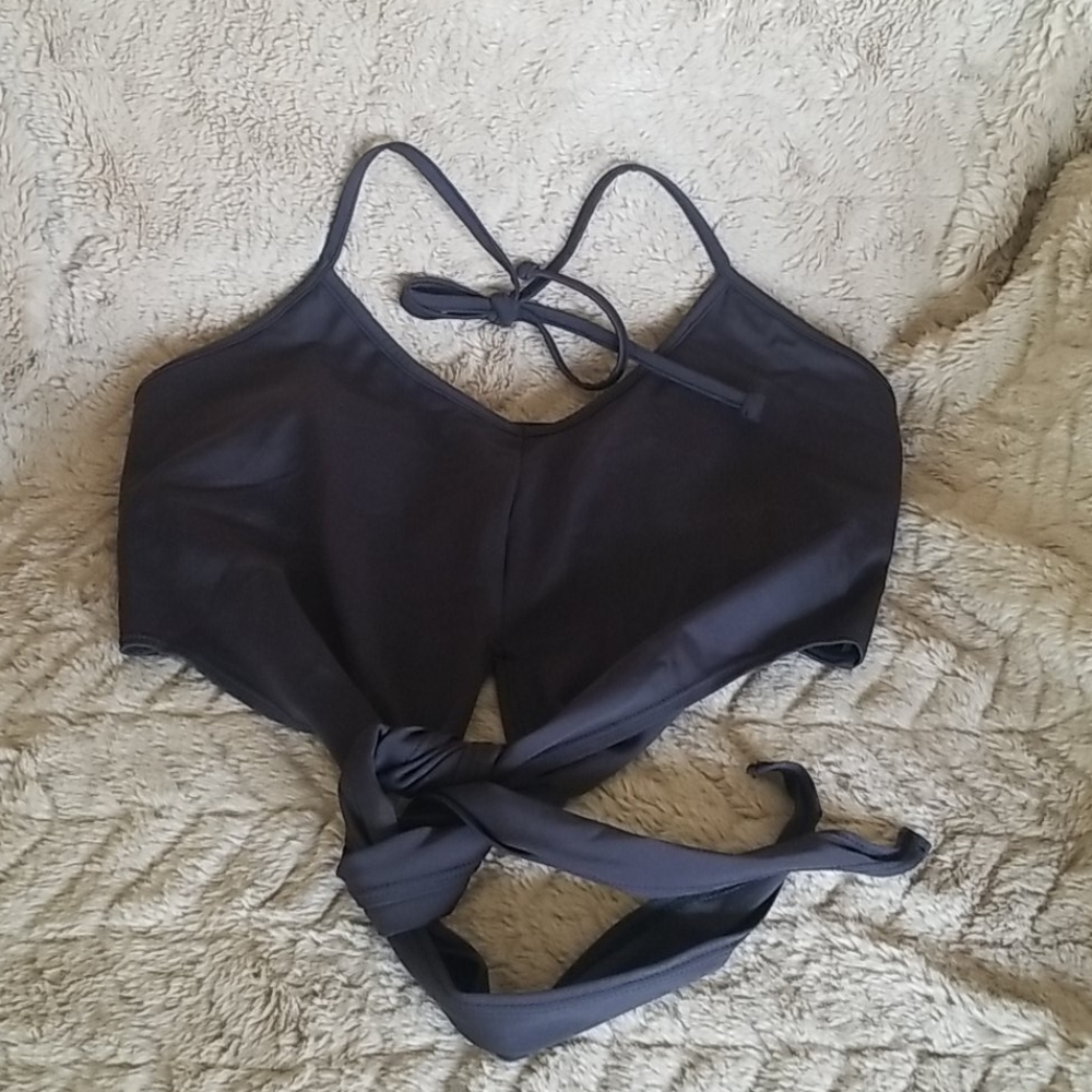 Women's large Kortni jeane swim top.